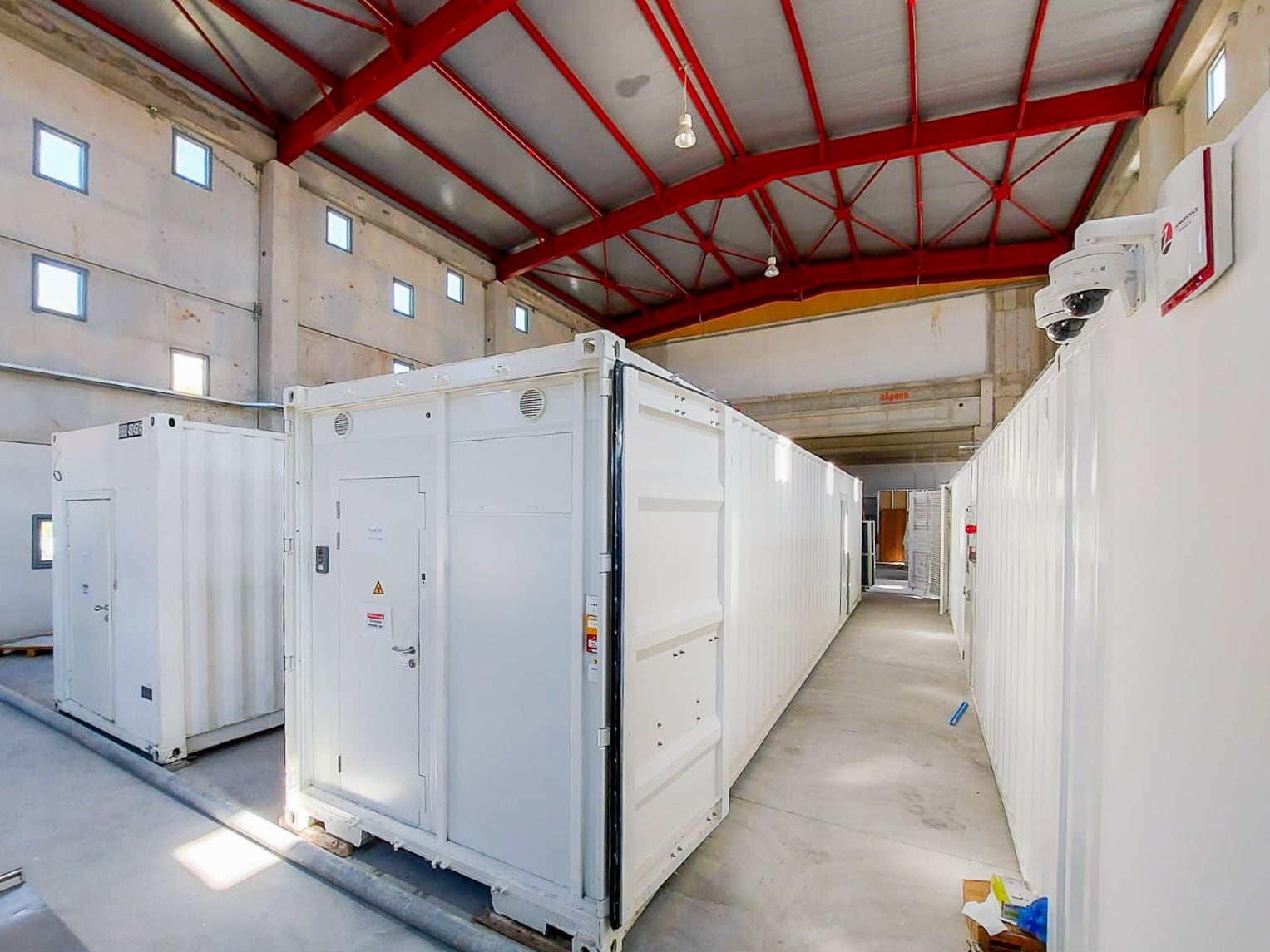 Modular mobile processing units in a deployment hangar